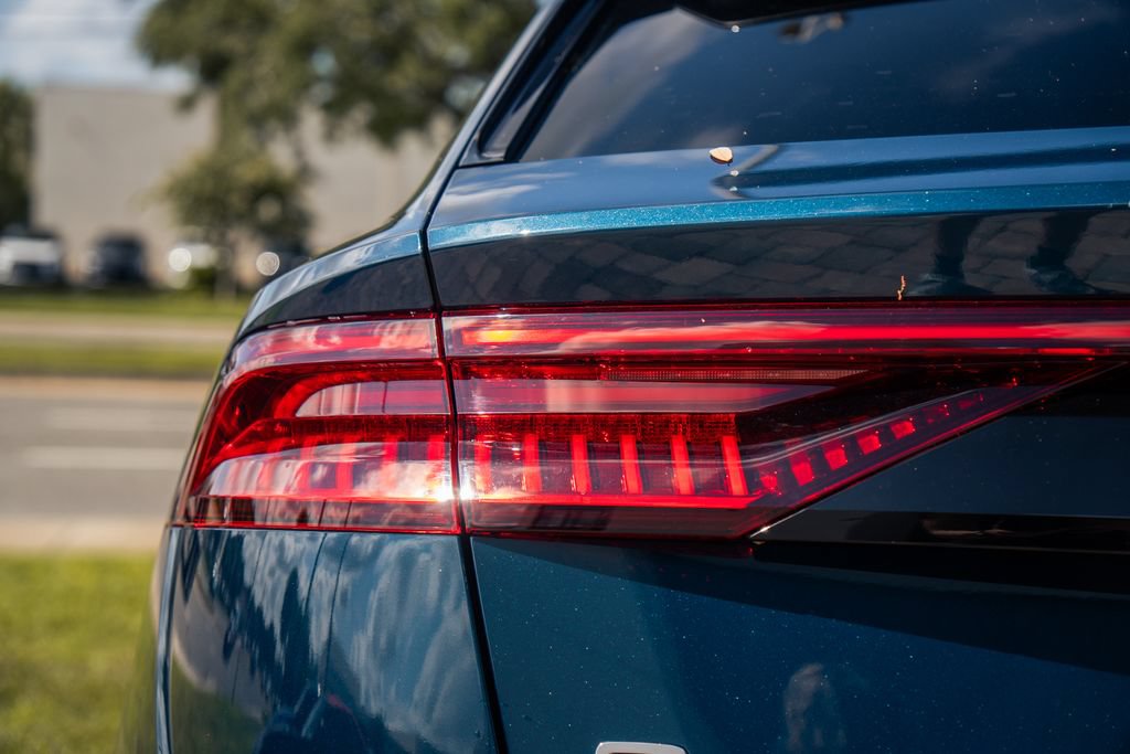Used 2019 Audi Q8 Prestige AWD/4WD image 11