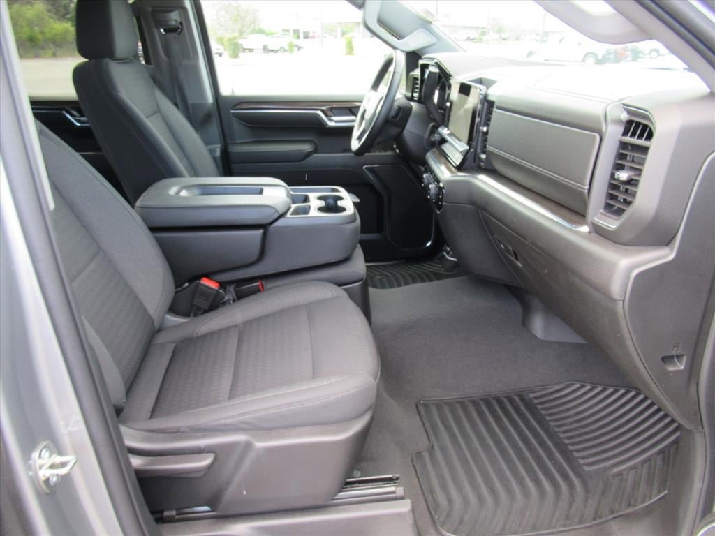 Used 2023 Chevrolet Silverado 1500 LT AWD/4WD image 10