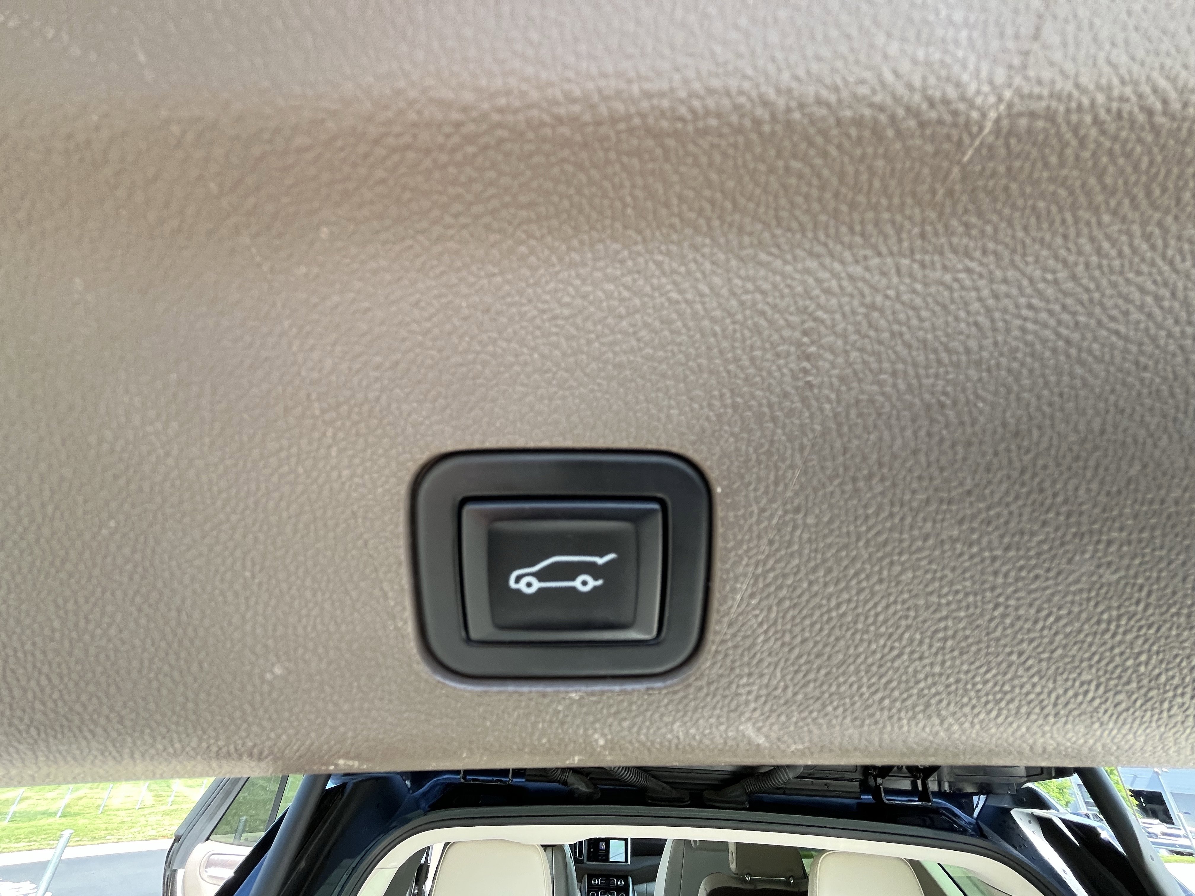 Used 2023 GMC Yukon Denali AWD/4WD image 14