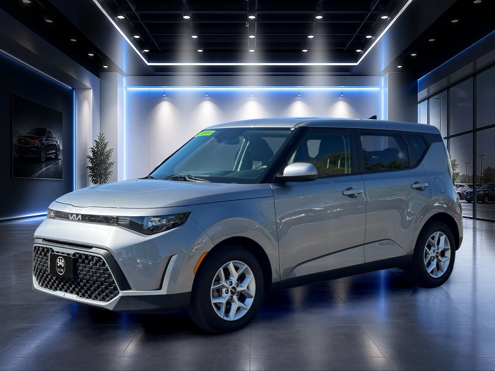 Used 2025 Kia Soul LX w/ LX Technology Package FWD image 8