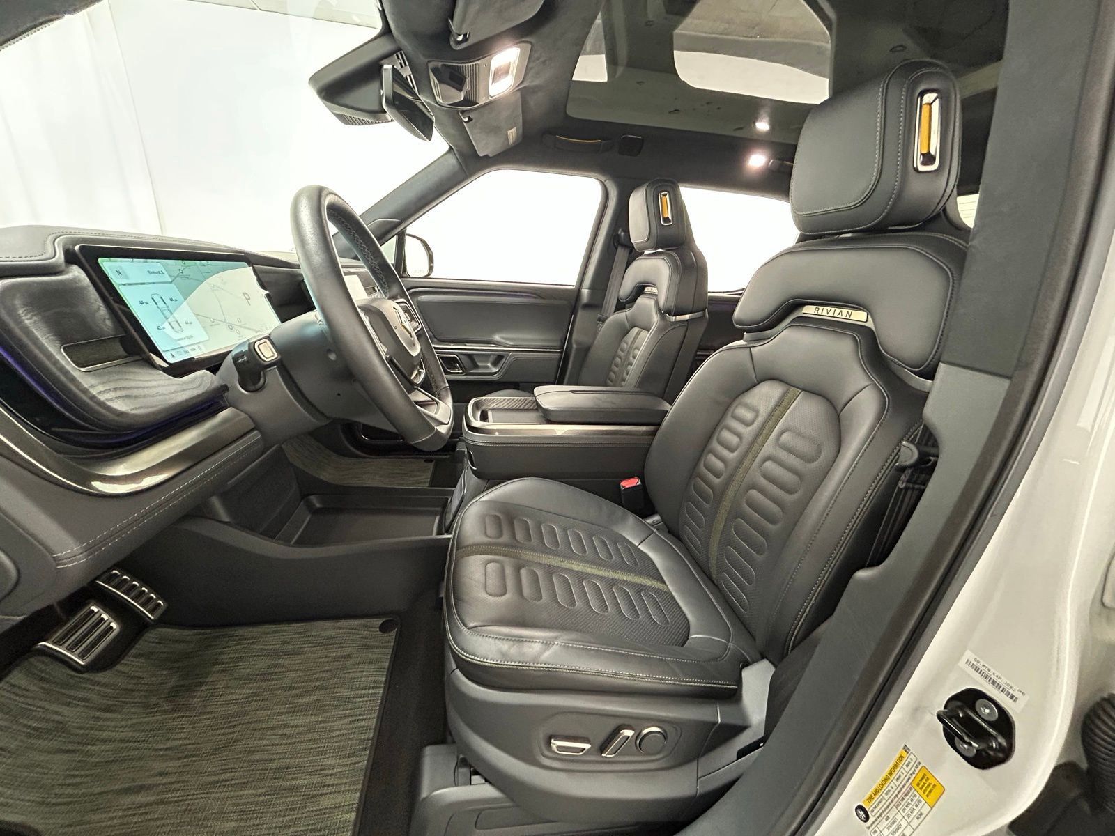 Used 2022 Rivian R1T Adventure image 26