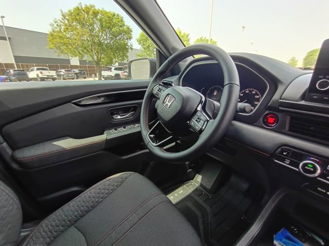 Used 2025 Honda Pilot Sport image 11