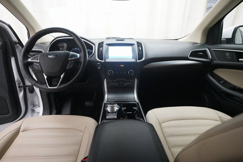 Used 2020 Ford Edge SEL w/ Convenience Package image 5