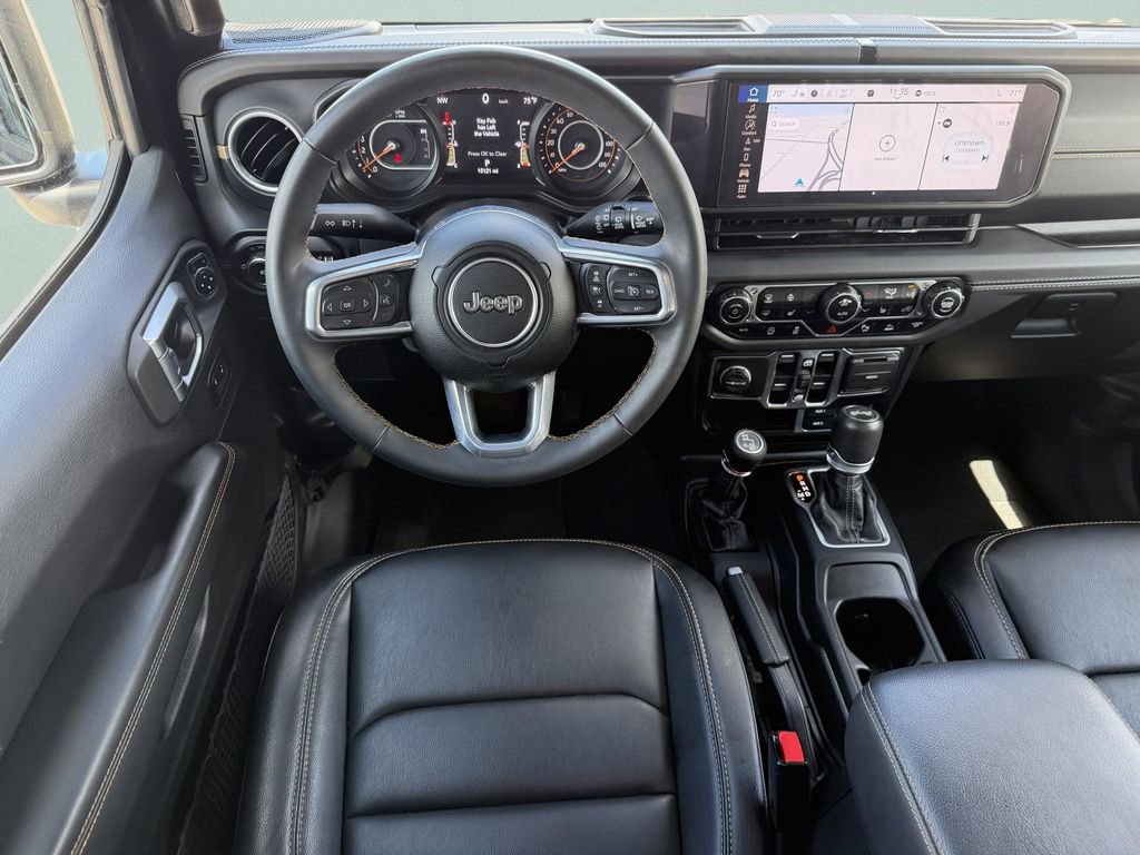 Used 2024 Jeep Wrangler Unlimited Sahara w/ Technology Group AWD/4WD image 16