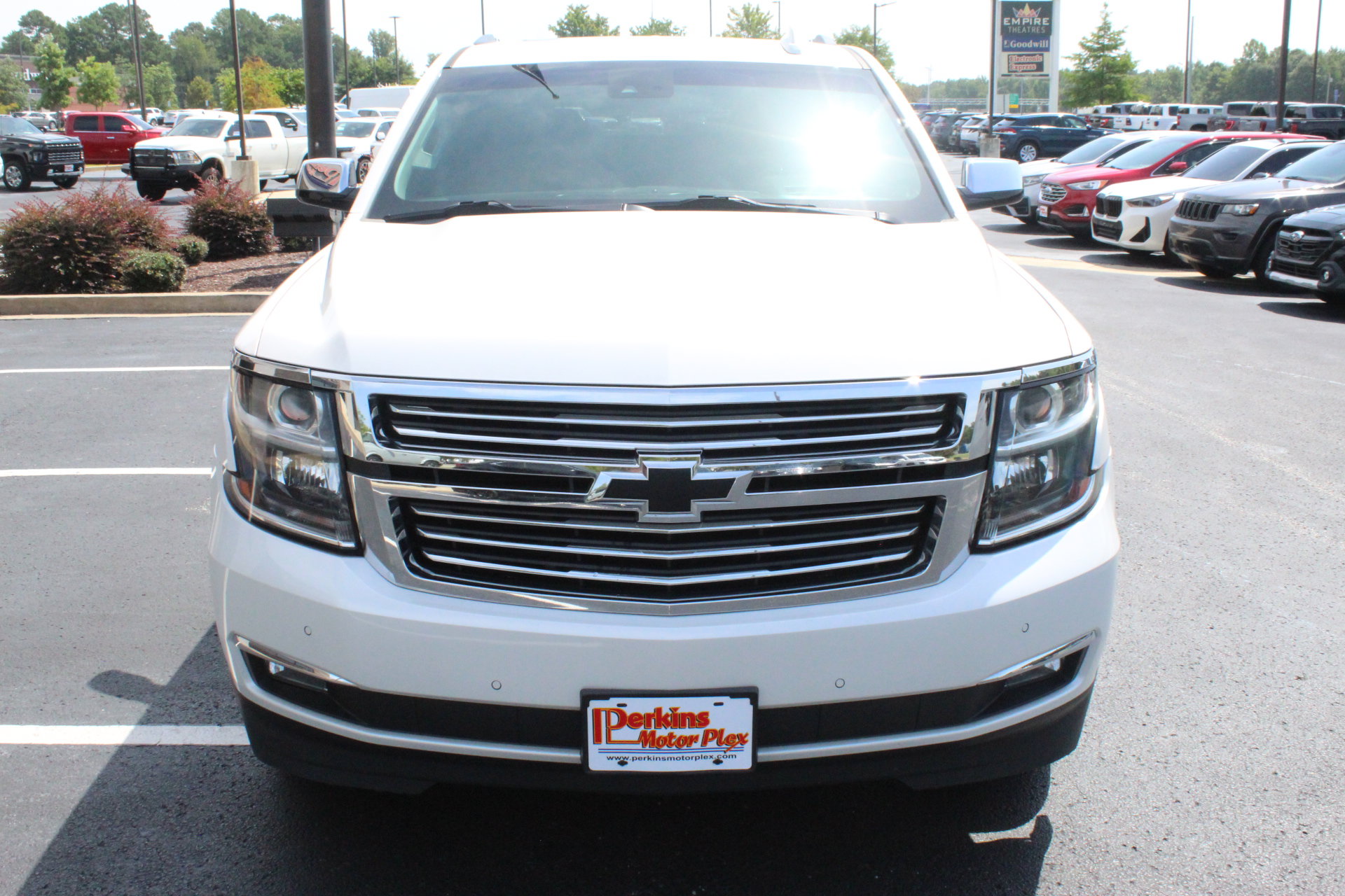 Used 2019 Chevrolet Tahoe Premier RWD image 3