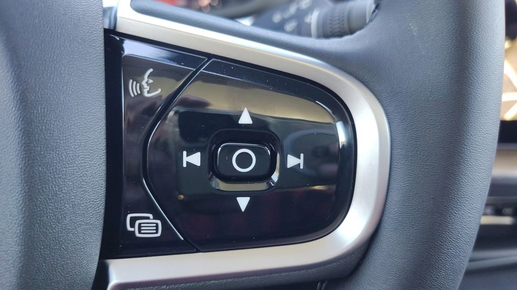 New 2026 Volvo XC60 B5 Plus w/ Climate Package AWD/4WD image 15