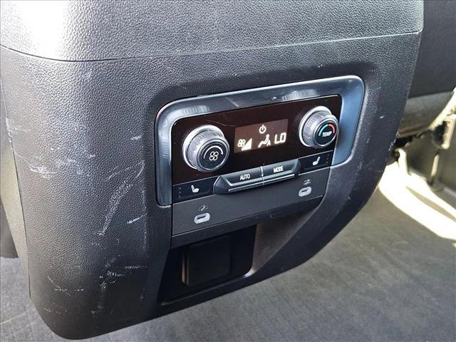 Used 2023 Chevrolet Suburban High Country AWD/4WD image 23