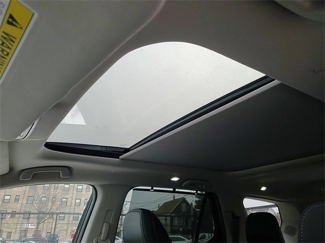 Used 2025 Honda Pilot Touring image 19