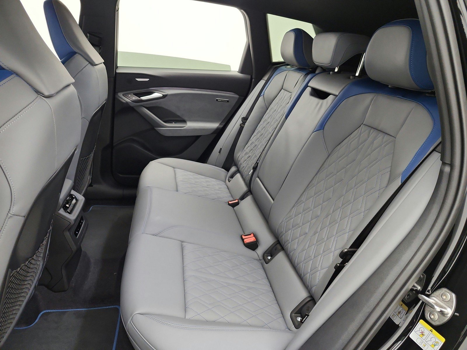 New 2027 Audi SQ6 e-tron Prestige AWD/4WD image 11