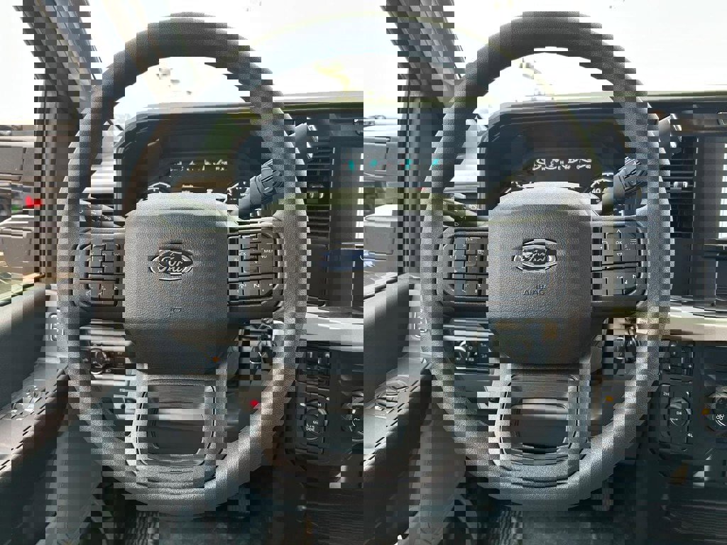 New 2024 Ford F550 4x4 SuperCab Super Duty image 16