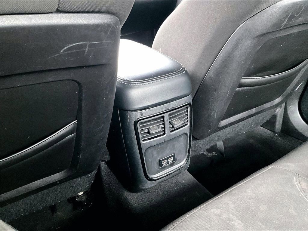 Used 2023 Dodge Charger R/T w/ Blacktop Package image 28