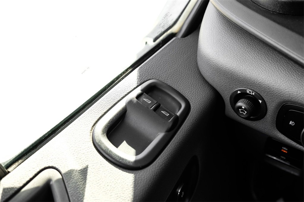 Used 2022 Ford E-Transit 148 High Roof Extended image 38