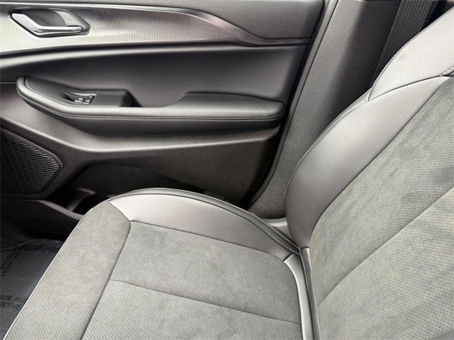 New 2025 Jeep Grand Cherokee L Altitude image 31