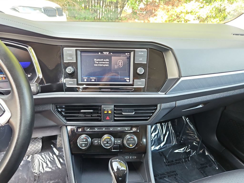 Used 2024 Volkswagen Jetta SE FWD image 15