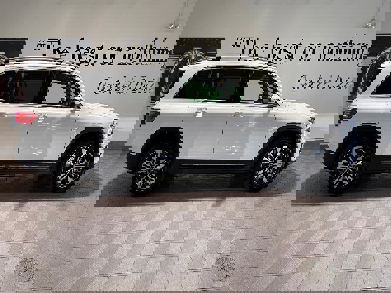 New 2025 Mercedes-Benz GLB 250 4MATIC image 3