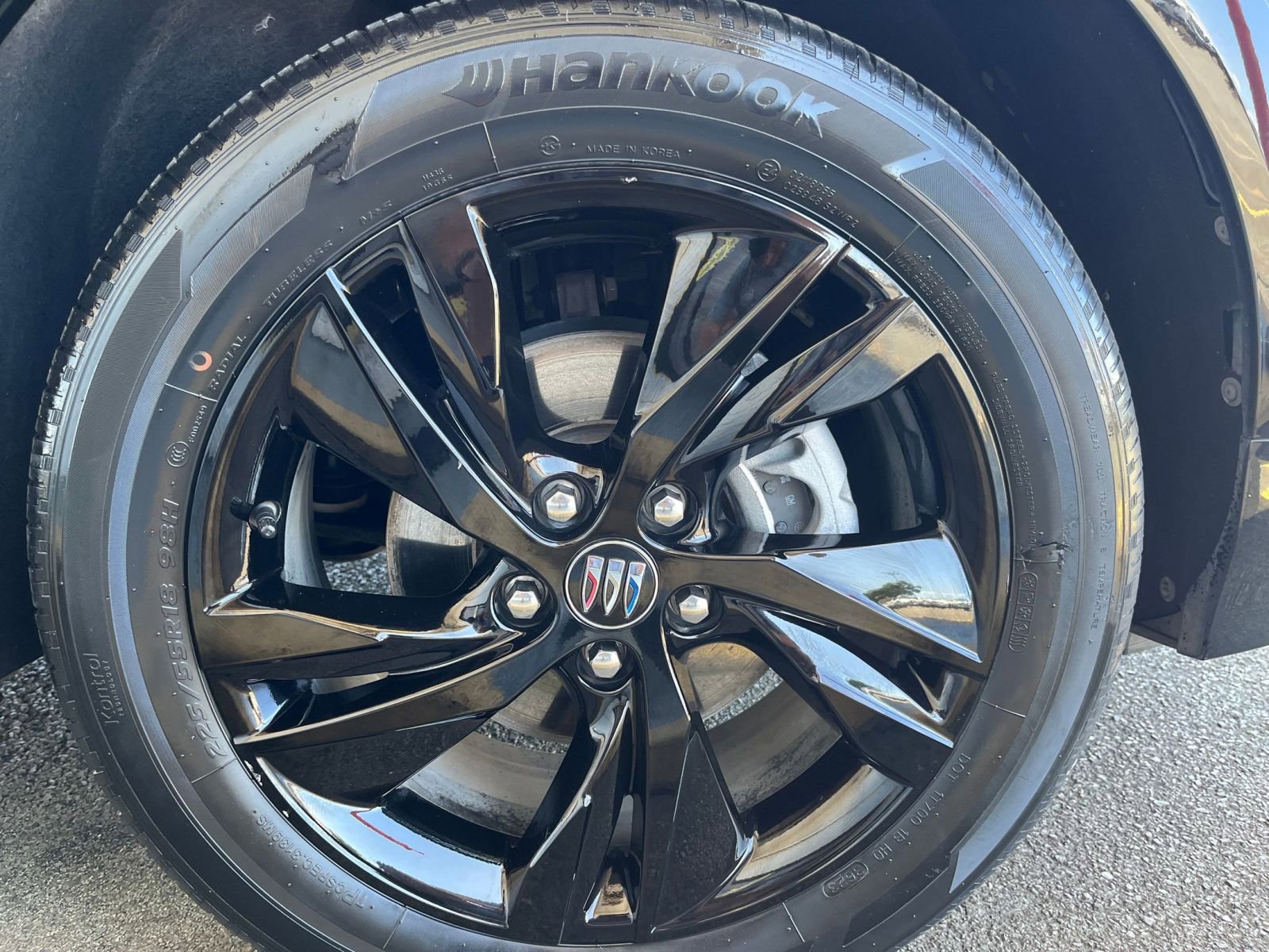 Used 2024 Buick Encore GX Sport Touring image 29