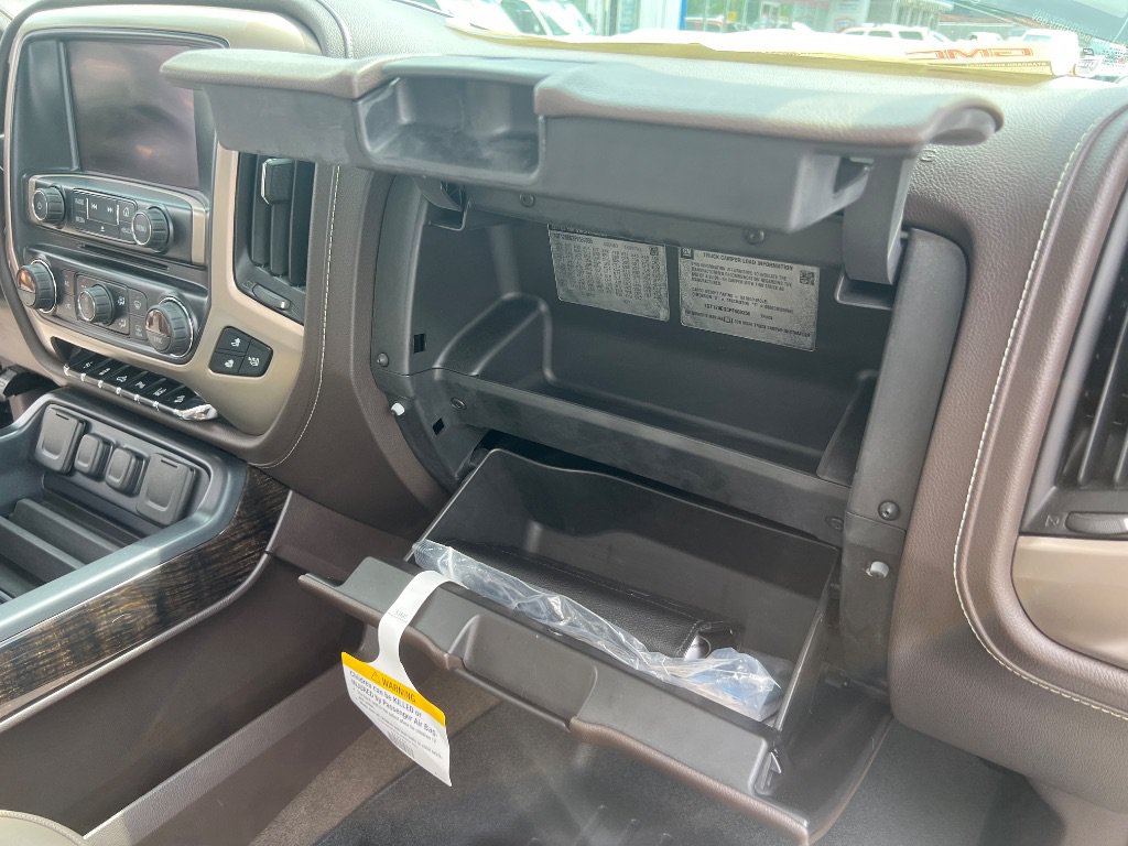 Used 2015 GMC Sierra 2500 Denali w/ Driver Alert Package AWD/4WD image 54