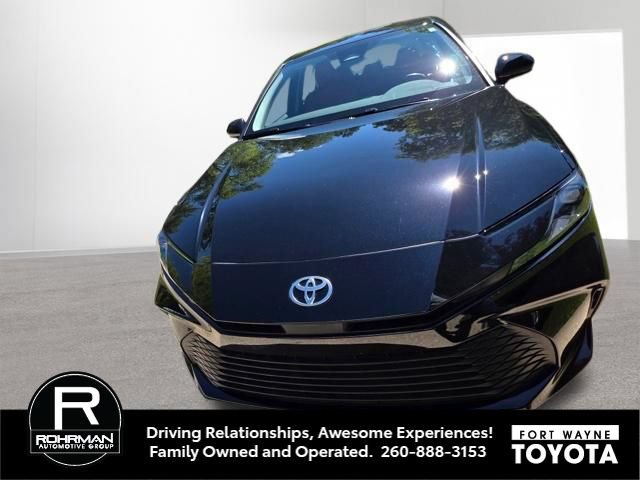 Used 2025 Toyota Camry LE w/ Convenience Package FWD image 5