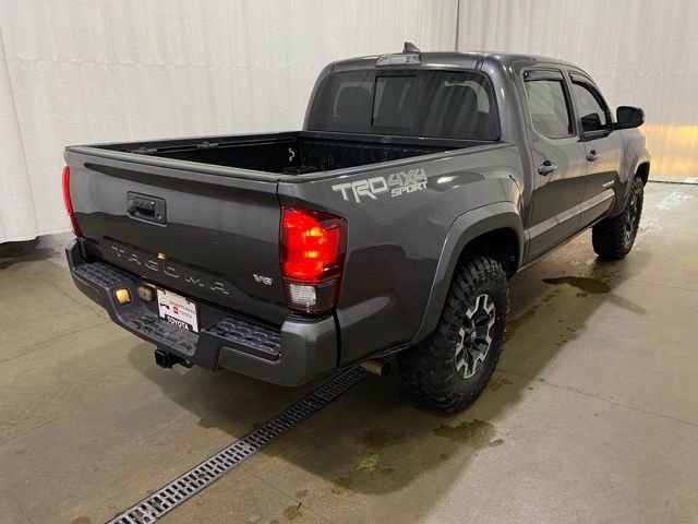 Used 2018 Toyota Tacoma TRD Sport image 4
