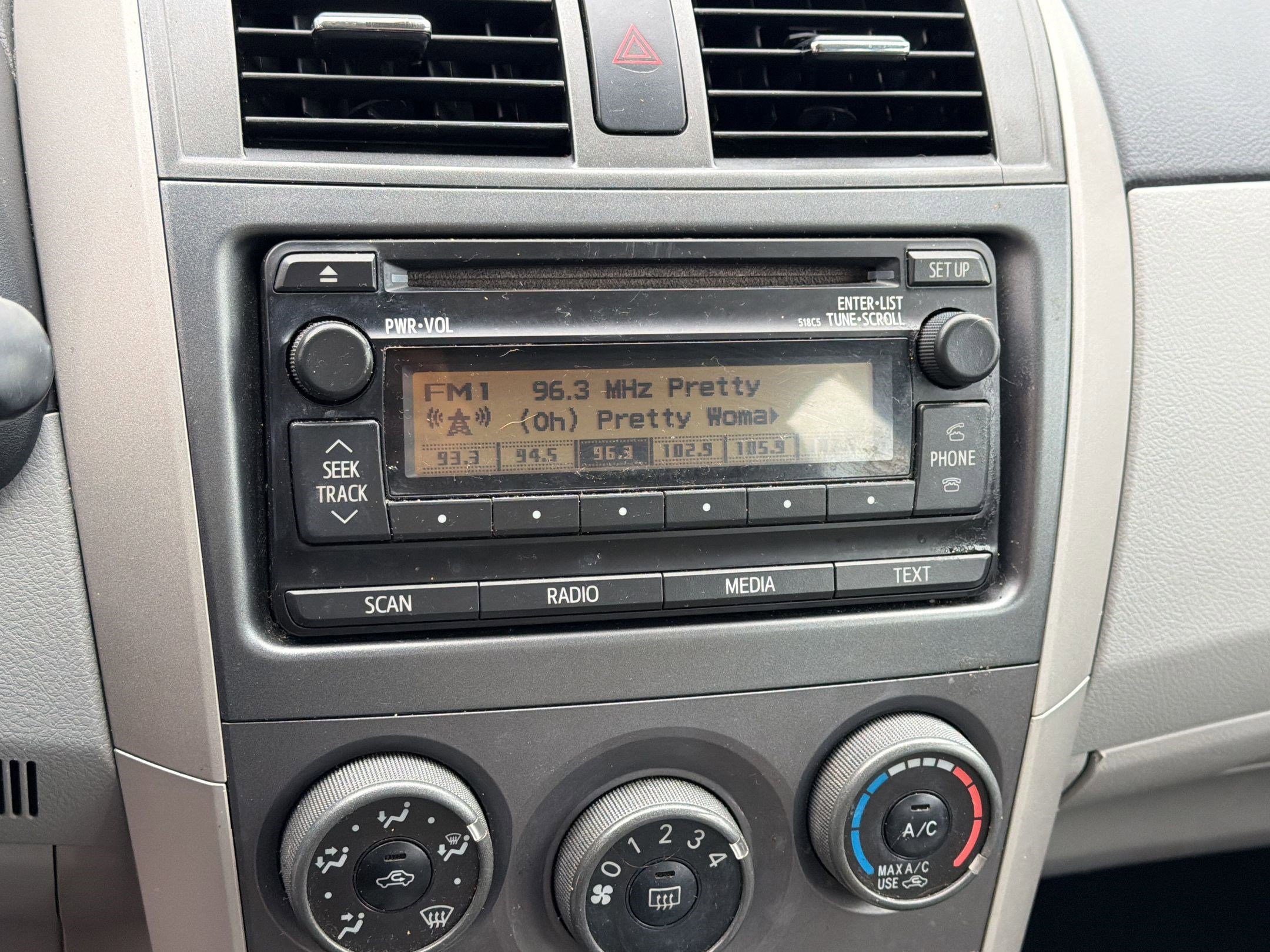 Used 2012 Toyota Corolla LE image 22