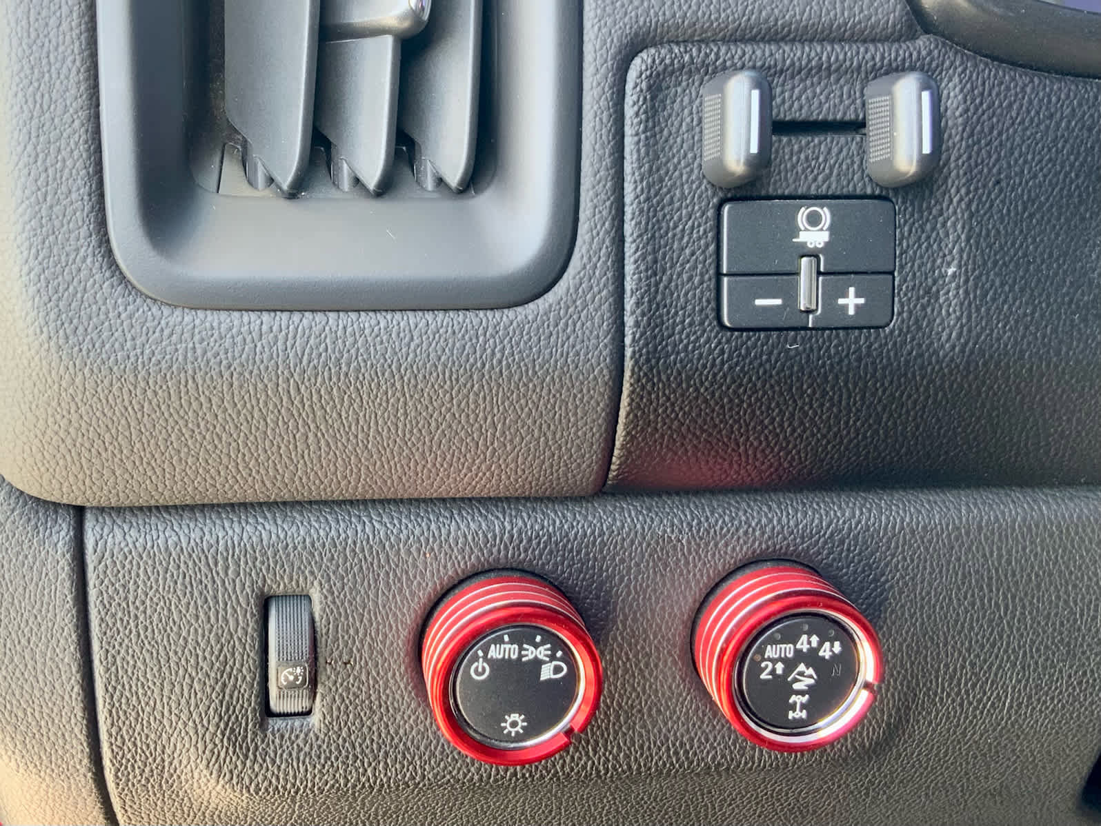 Used 2020 Chevrolet Colorado ZR2 image 47