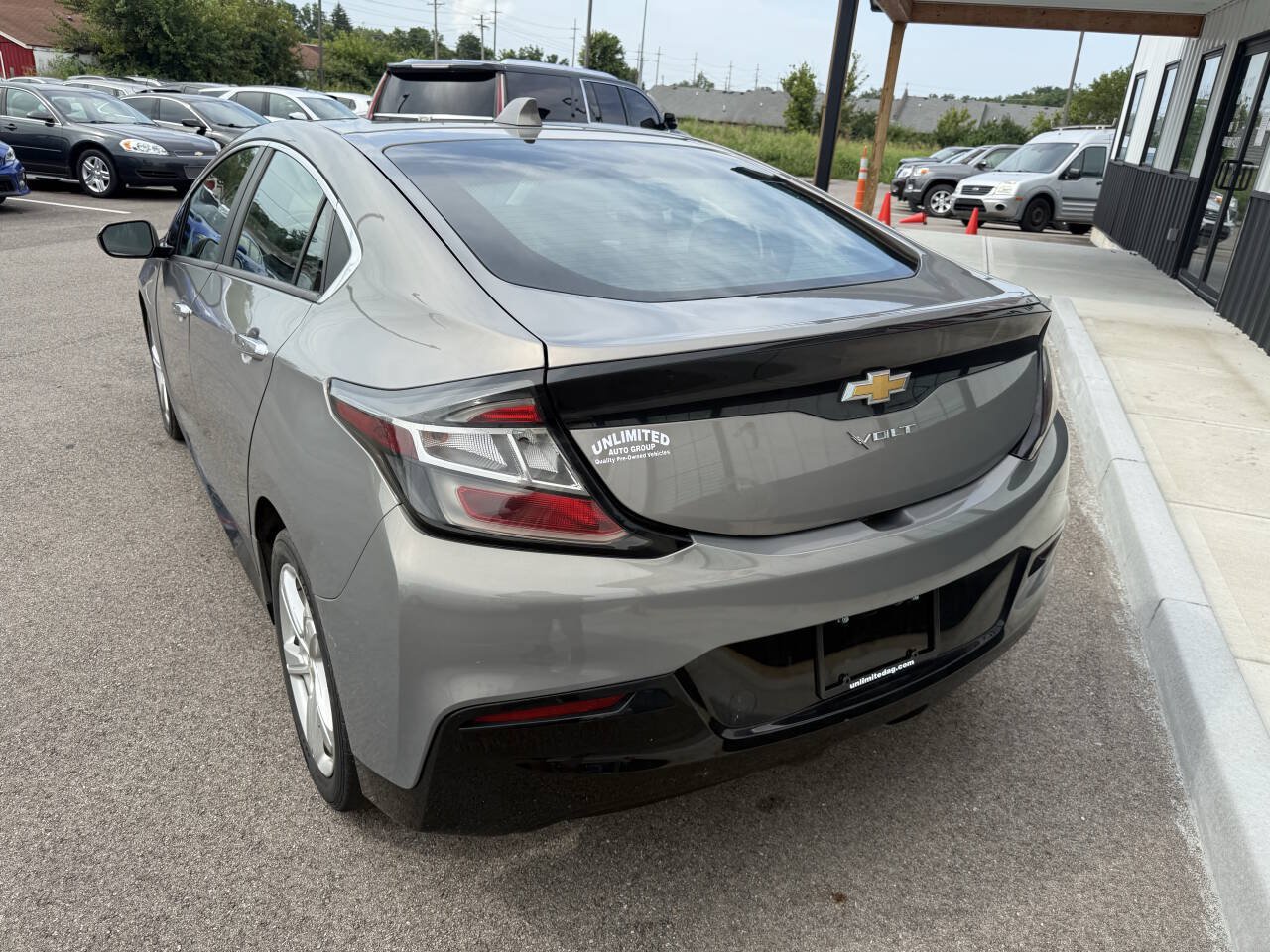 Used 2017 Chevrolet Volt LT FWD image 10