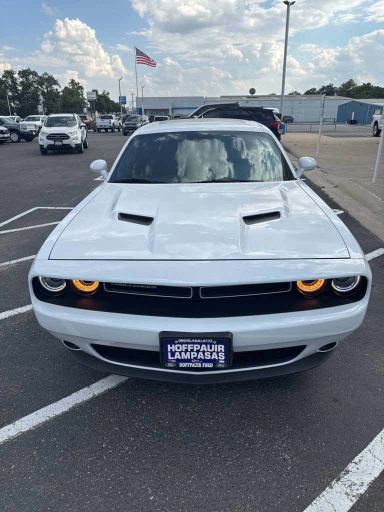 Used 2023 Dodge Challenger SXT image 4