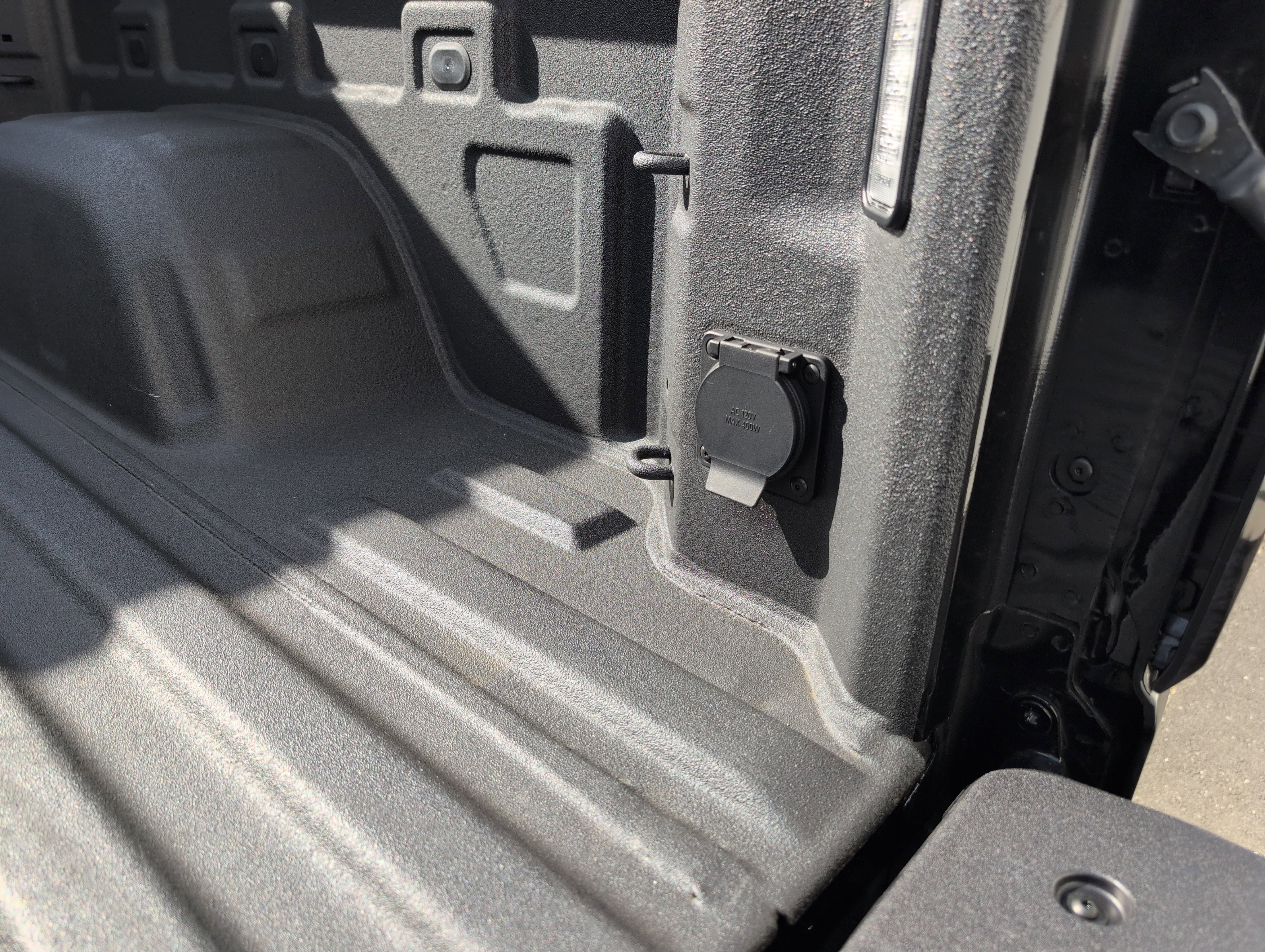 Used 2025 GMC Sierra 1500 AT4X image 14