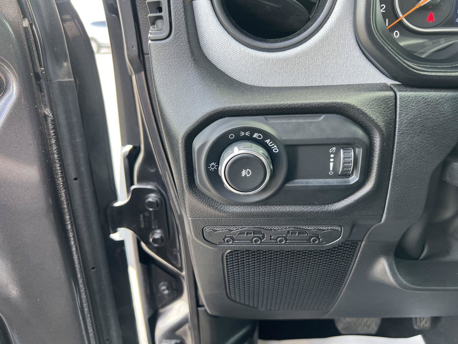 Used 2025 Jeep Wrangler Unlimited Sport AWD/4WD image 14