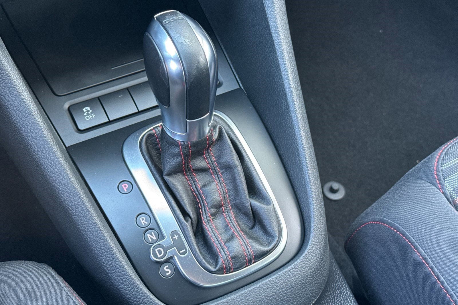 Used 2012 Volkswagen Golf 4-Door image 17