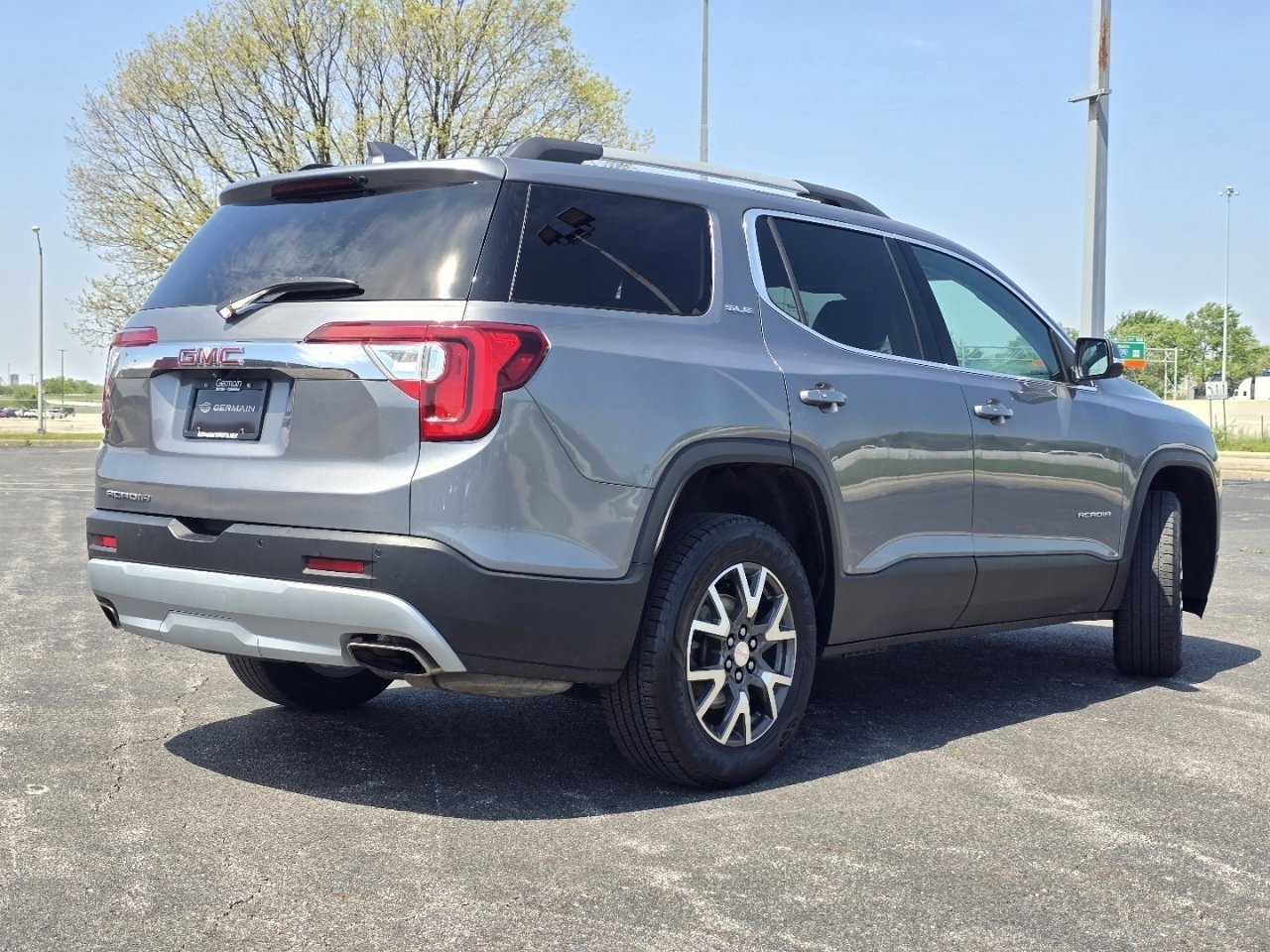 Used 2021 GMC Acadia SLE w/ Driver Convenience Package FWD image 14