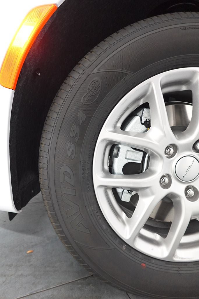 New 2027 Chrysler Pacifica Select FWD image 32