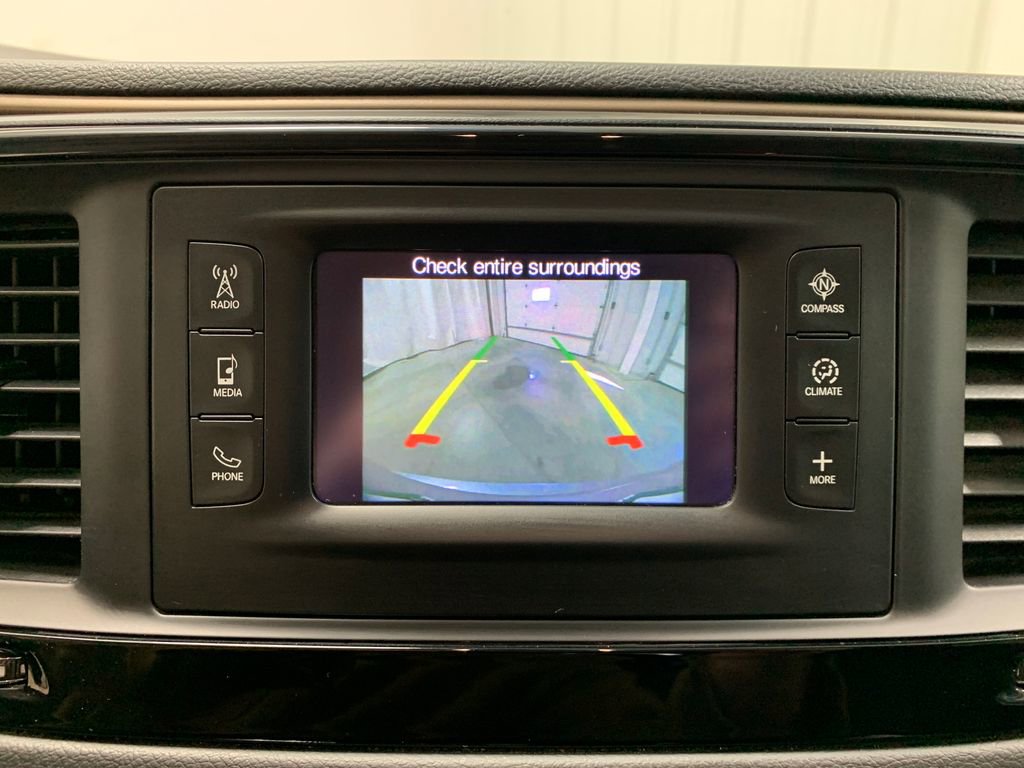 Used 2017 Chrysler Pacifica LX image 28