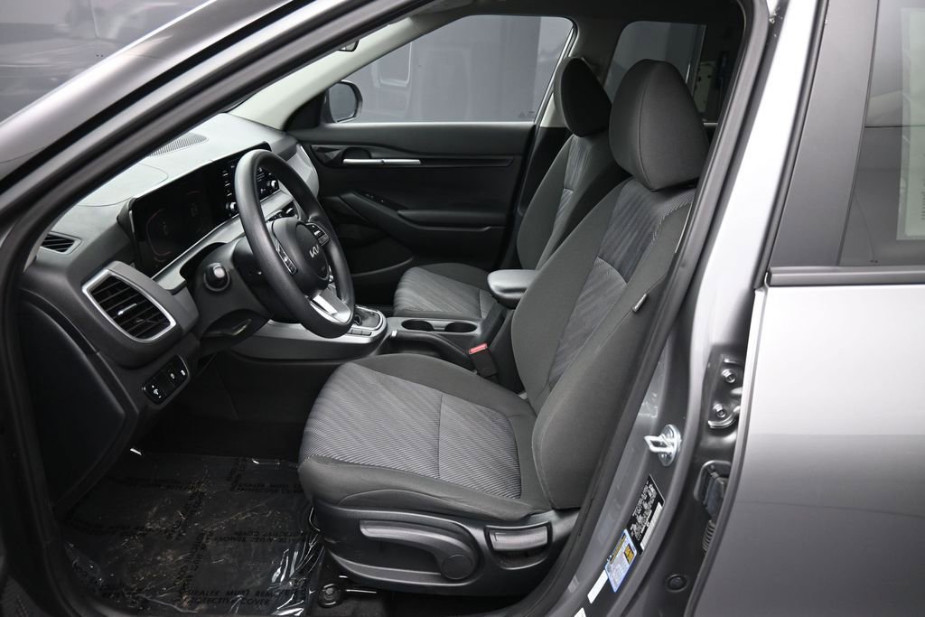 Certified 2024 Kia Seltos LX AWD/4WD image 18