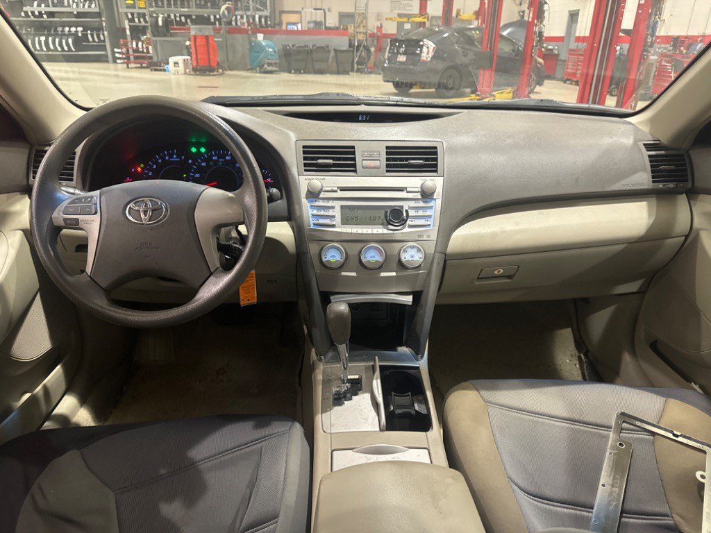 Used 2010 Toyota Camry LE FWD image 45