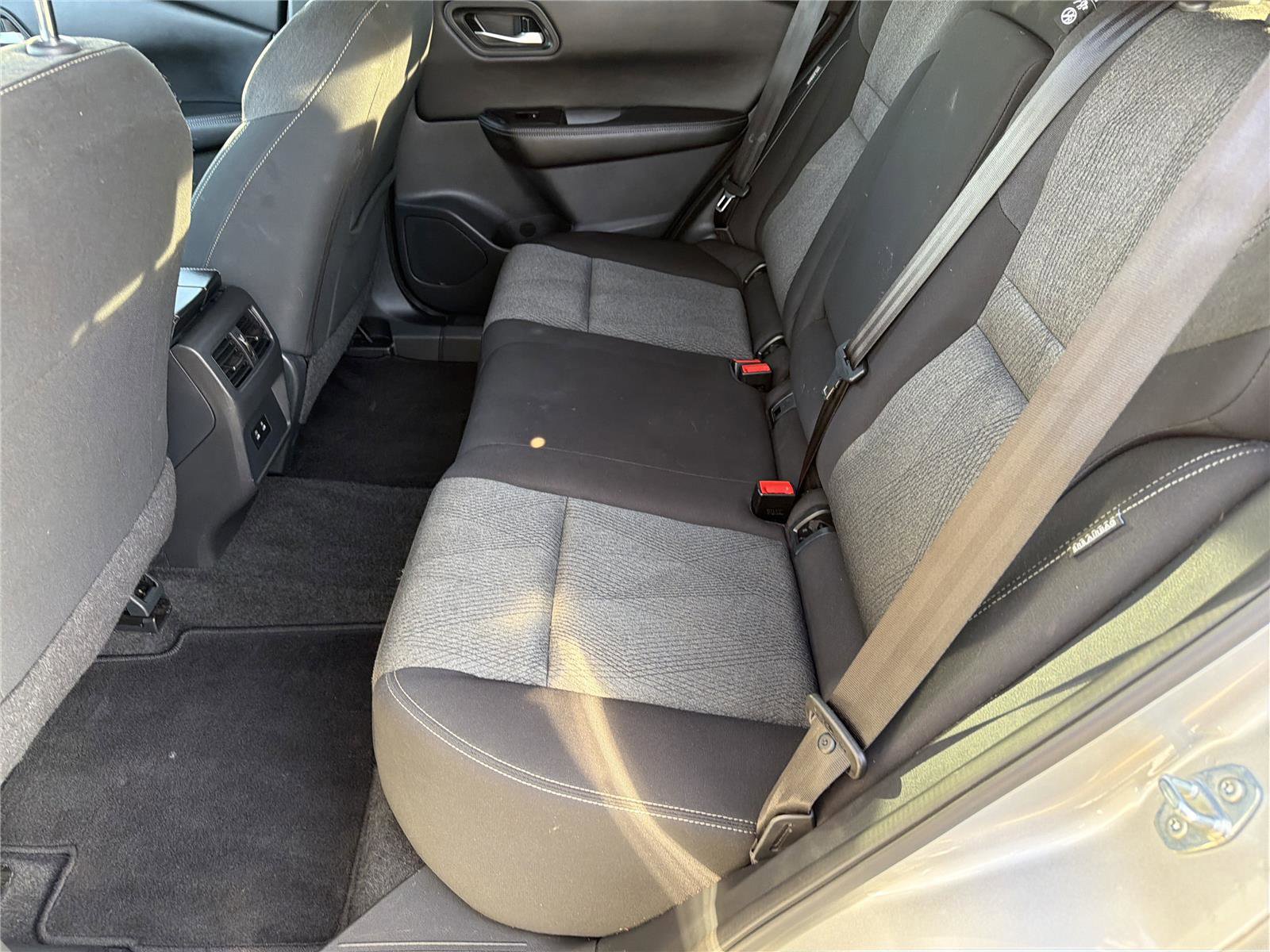 Used 2025 Nissan Rogue SV image 19