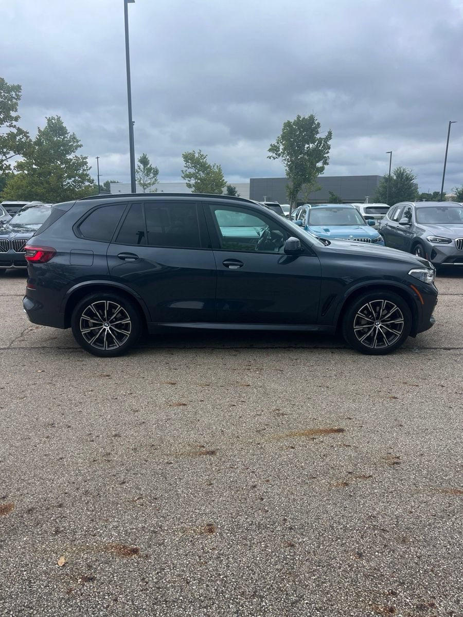 Used 2022 BMW X5 xDrive40i w/ M Sport Package AWD/4WD image 3