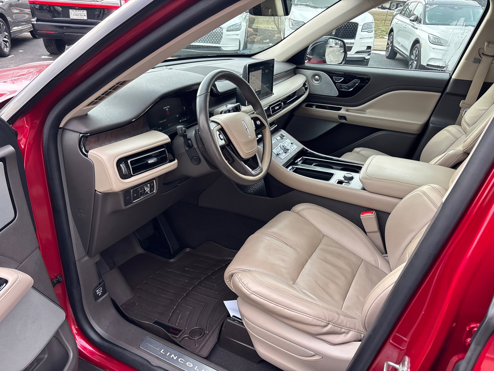 Used 2020 Lincoln Aviator Reserve w/ Equipment Group 202A image 24