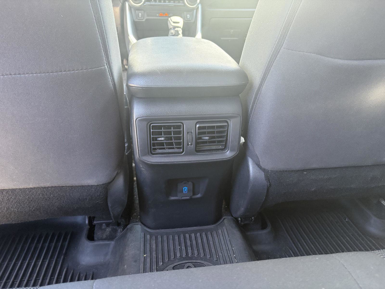 Used 2023 Toyota RAV4 LE AWD/4WD image 24