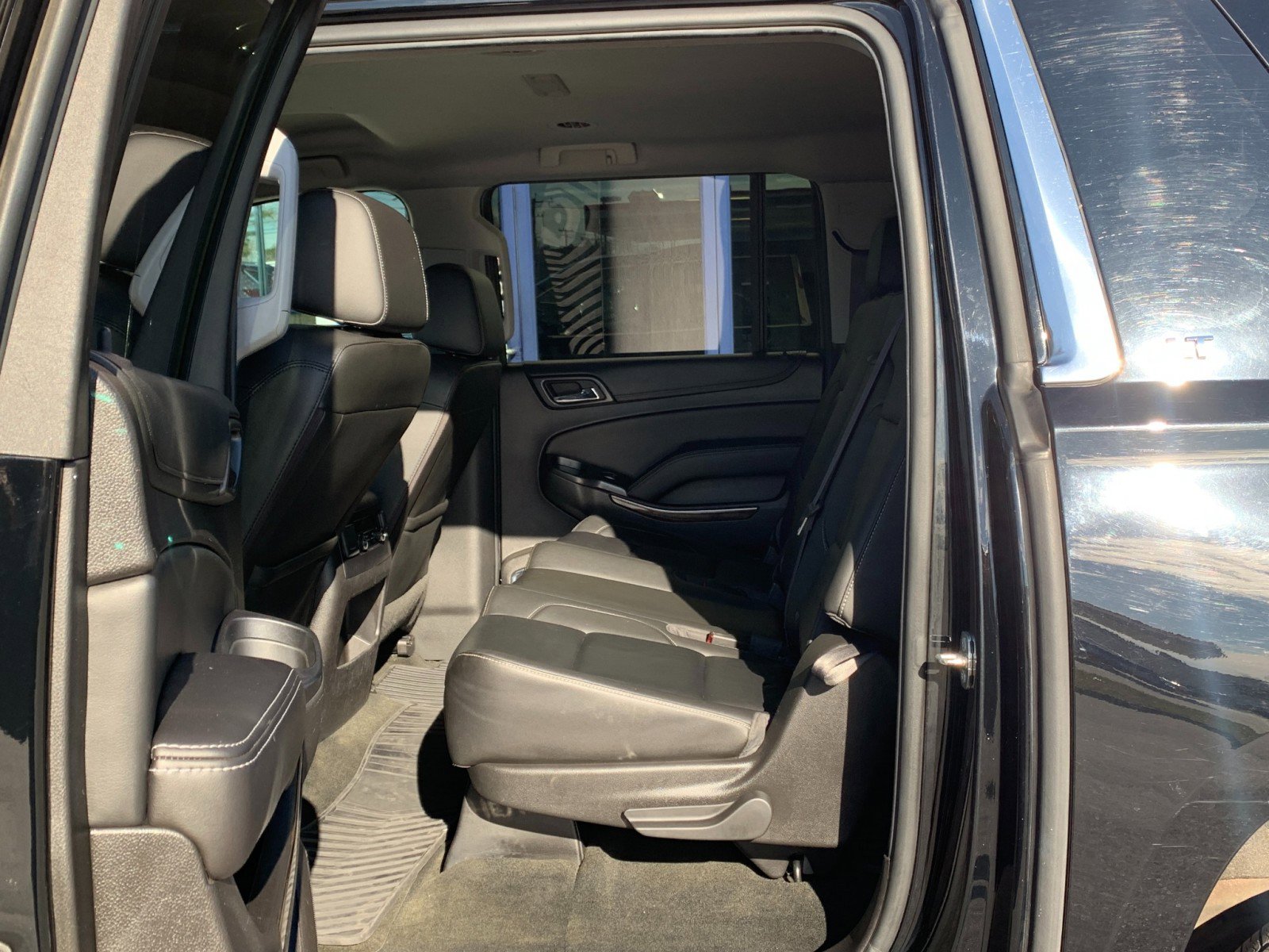 Used 2016 Chevrolet Suburban LT image 25