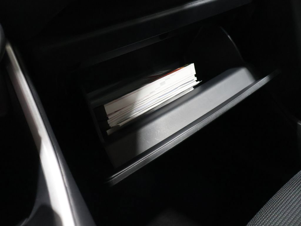 Used 2024 Toyota RAV4 LE image 31