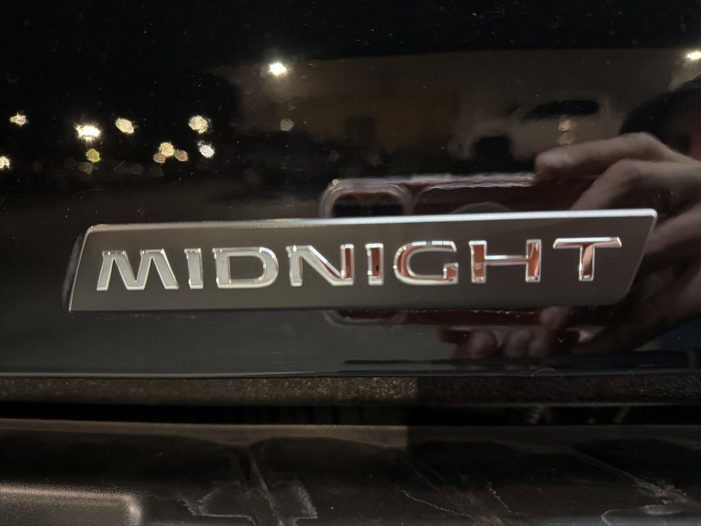 Used 2023 Nissan Titan SV w/ SV Convenience Package image 8