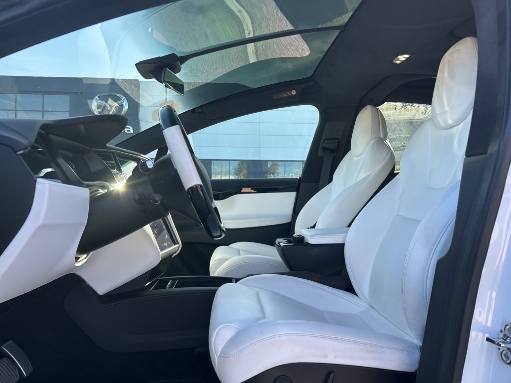 Used 2019 Tesla Model X Long Range image 3