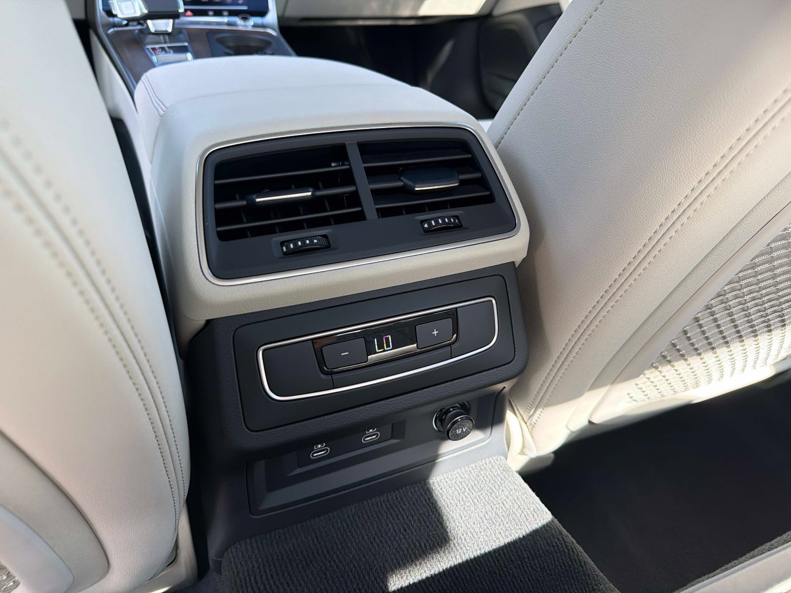 Used 2025 Audi A6 3.0T Premium image 30