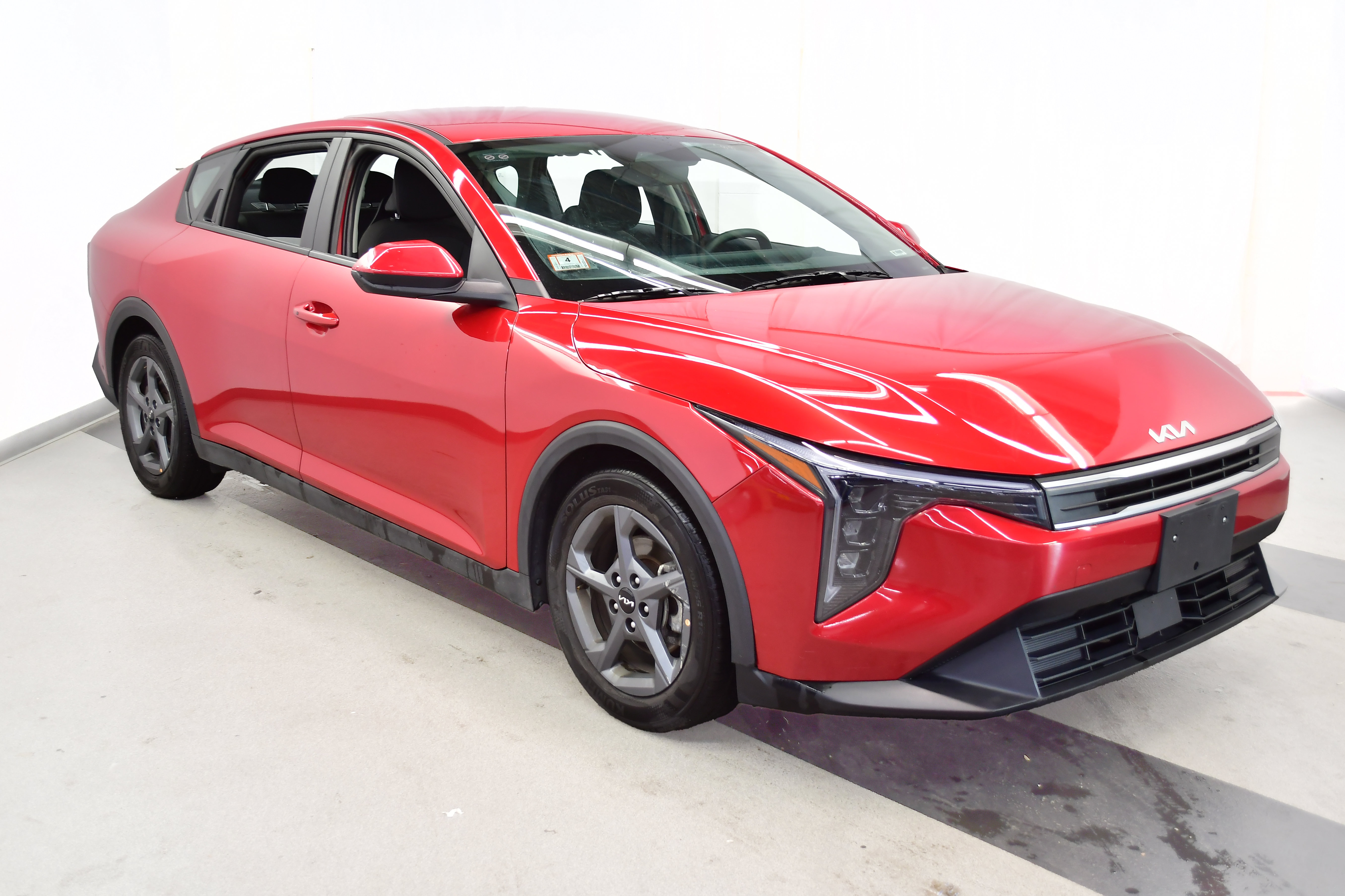 Used 2025 Kia K4 FWD image 2
