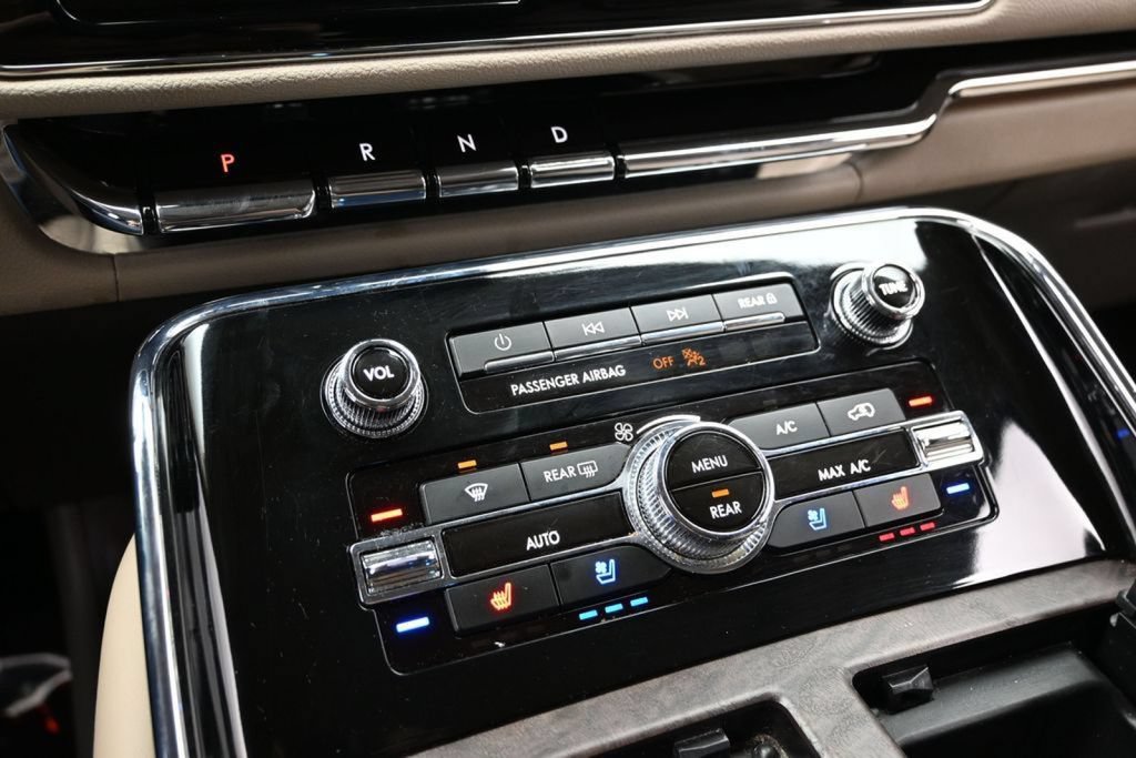 Used 2024 Lincoln Navigator Premiere AWD/4WD image 45