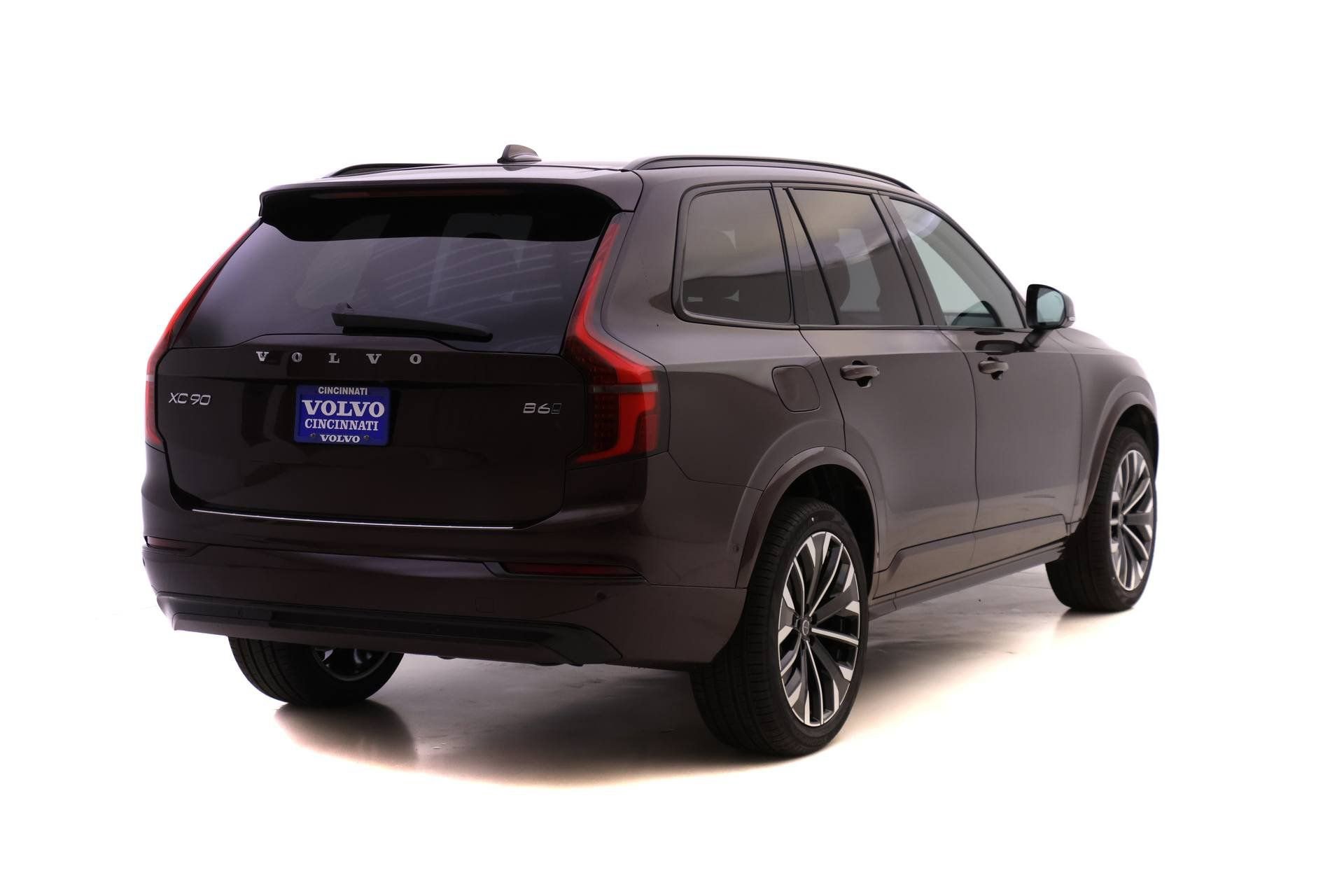 New 2026 Volvo XC90 B6 Ultra w/ Protection Package image 4
