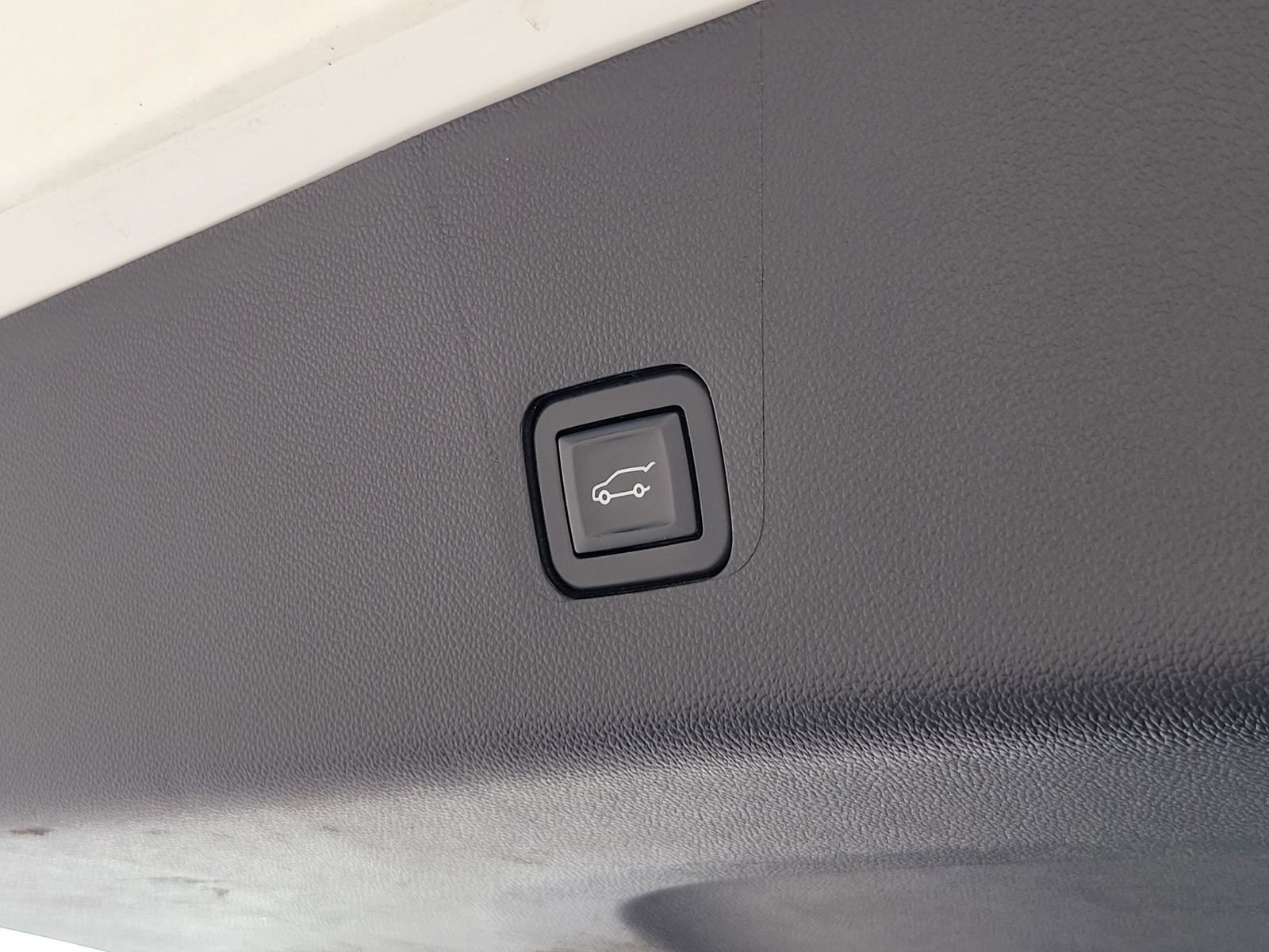 Used 2019 Chevrolet Traverse LT w/ LPO, Floor Liner Package AWD/4WD image 31