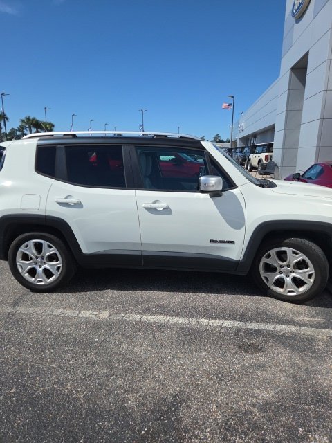 Used 2017 Jeep Renegade Limited FWD image 2