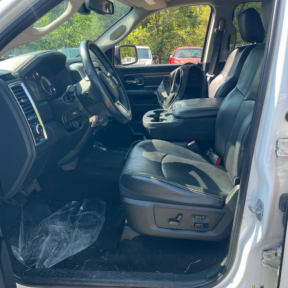 Used 2017 RAM 1500 Laramie AWD/4WD image 5